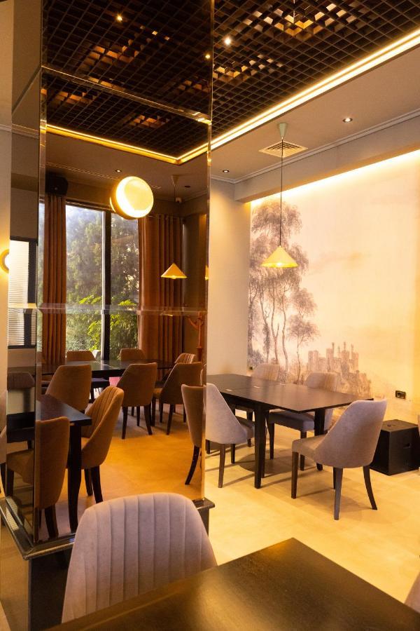 Donantelo Hotel Vlore Vlorë Esterno foto