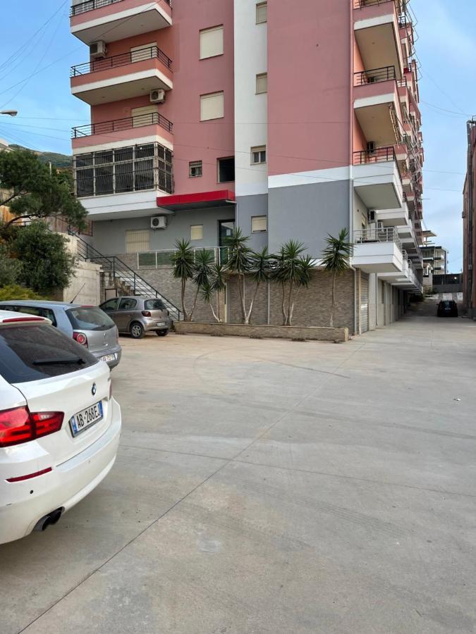 Donantelo Hotel Vlore Vlorë Esterno foto