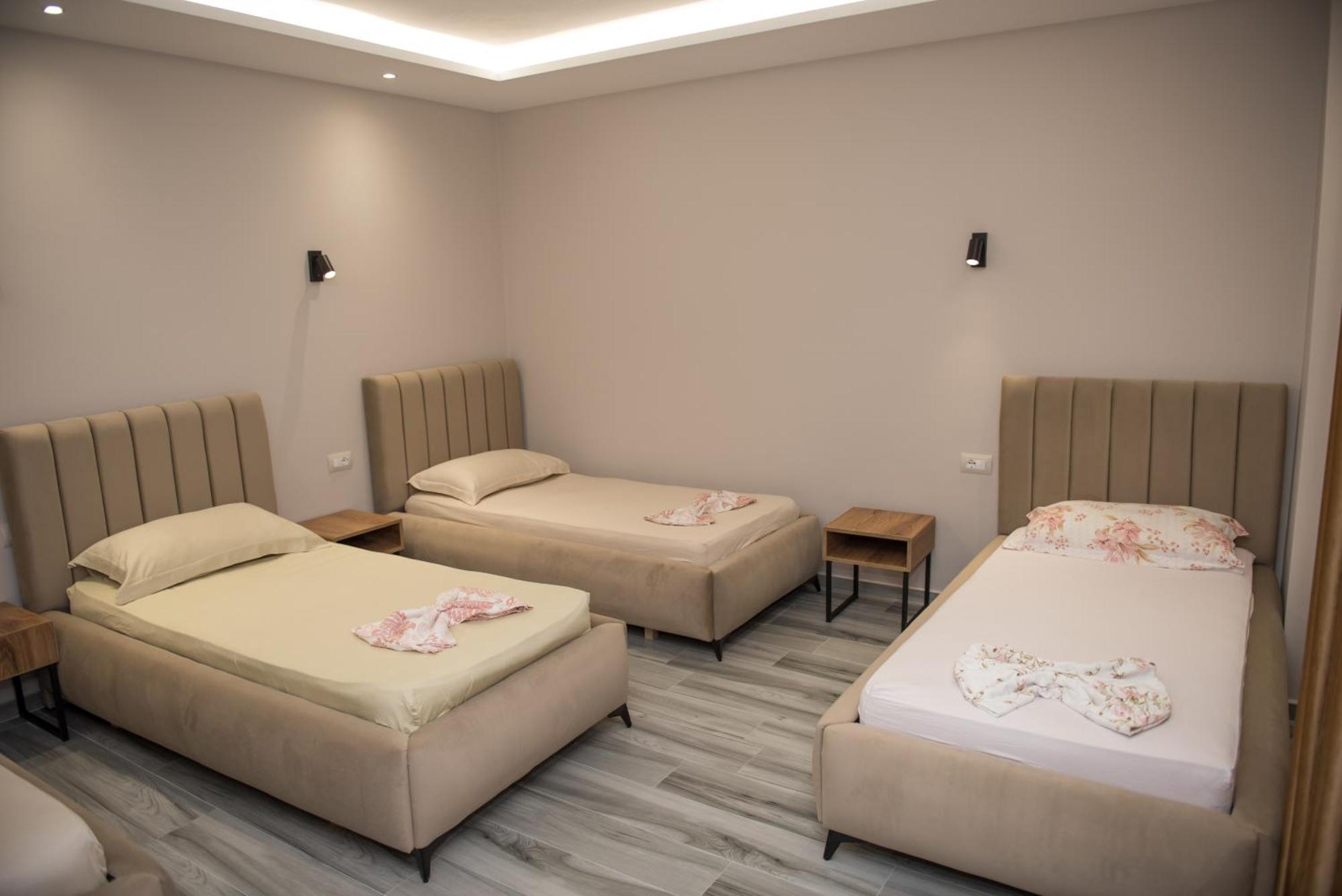 Donantelo Hotel Vlore Vlorë Esterno foto