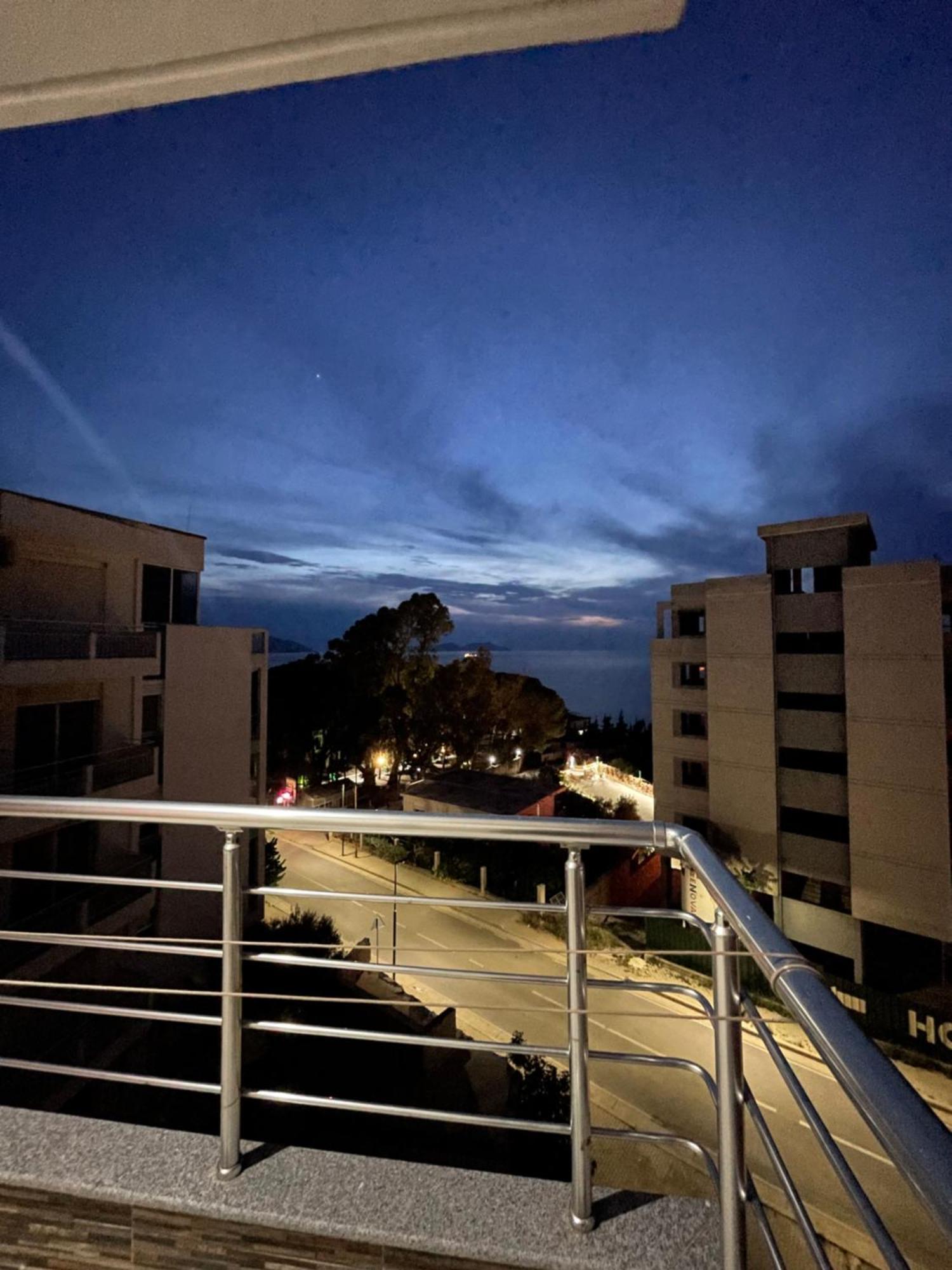 Donantelo Hotel Vlore Vlorë Esterno foto