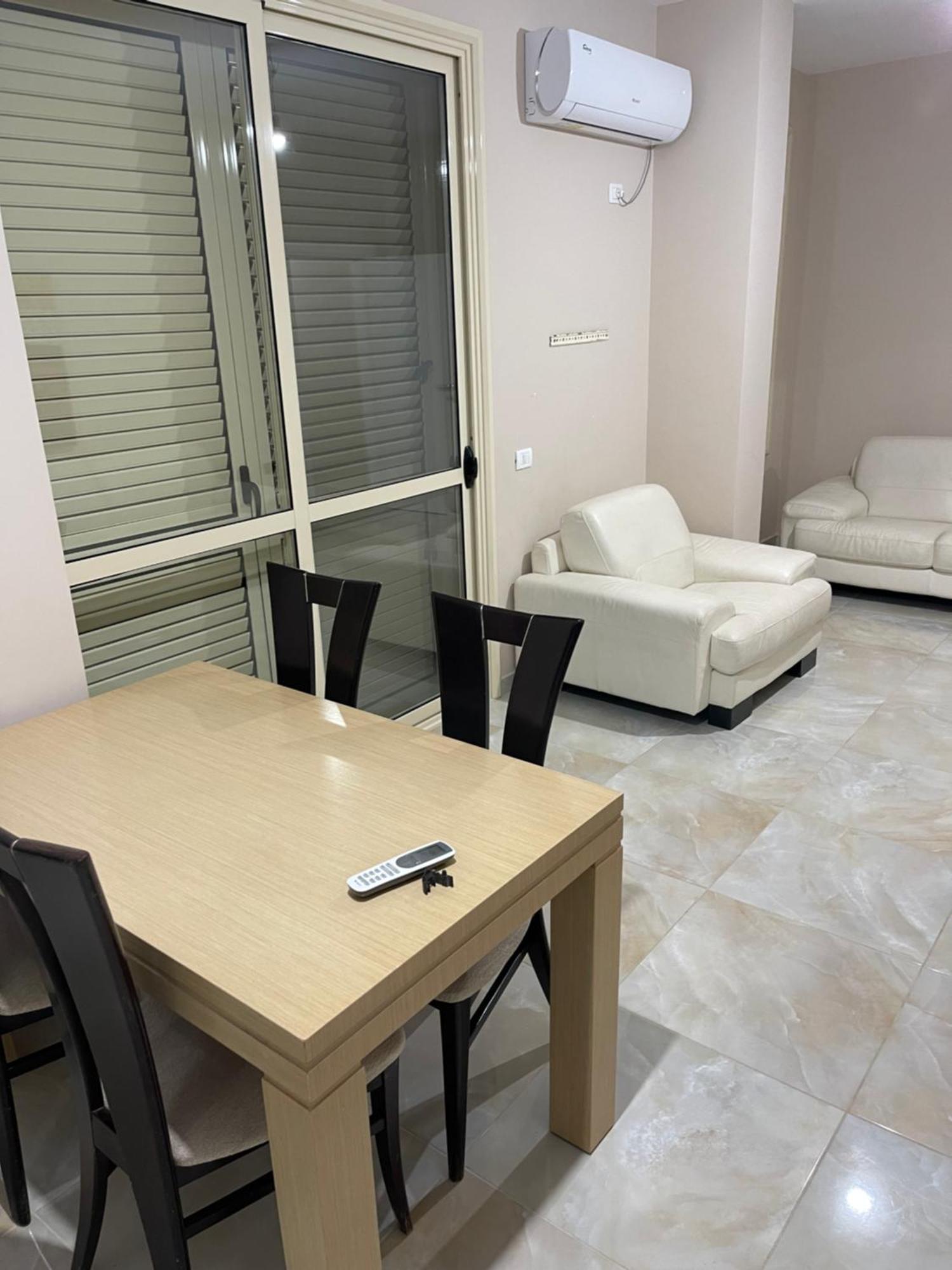 Donantelo Hotel Vlore Vlorë Esterno foto